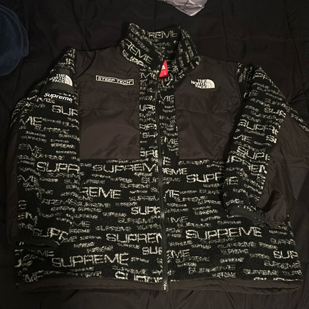 Supreme north face jacket zip up size XL